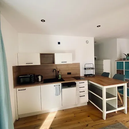 Modernes 1-zimmer-appartement Apartman